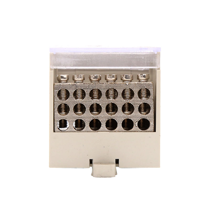 16051001 空開25-70左組合一進(jìn)十八出